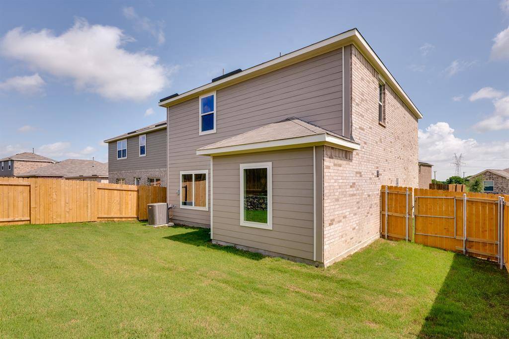 111 Condie Russell Avenue, Venus, TX 76084