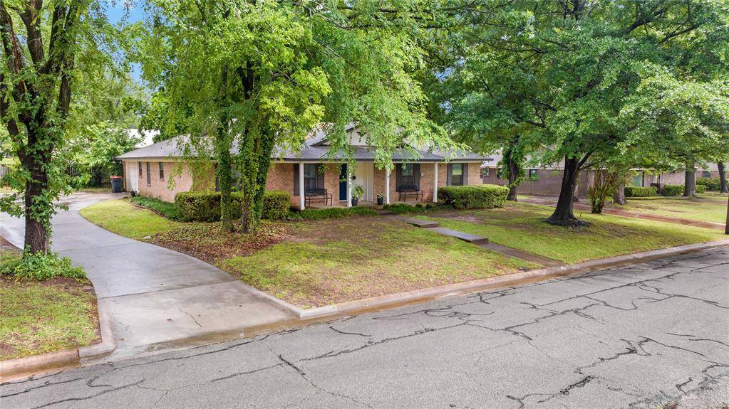 605 SE 32nd Street, Paris, TX 75460