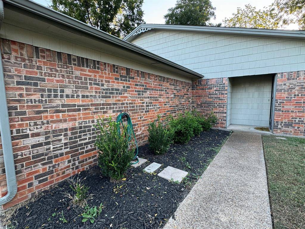 11919 Averett Court, Fort Worth, TX 76008