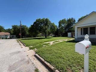 312 Small Street, Bowie, TX 76230