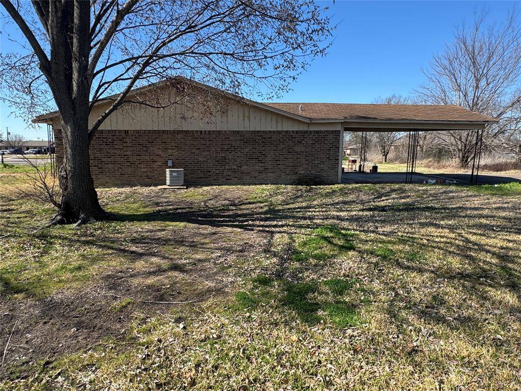 1118 E 13th Avenue, Corsicana, TX 75110