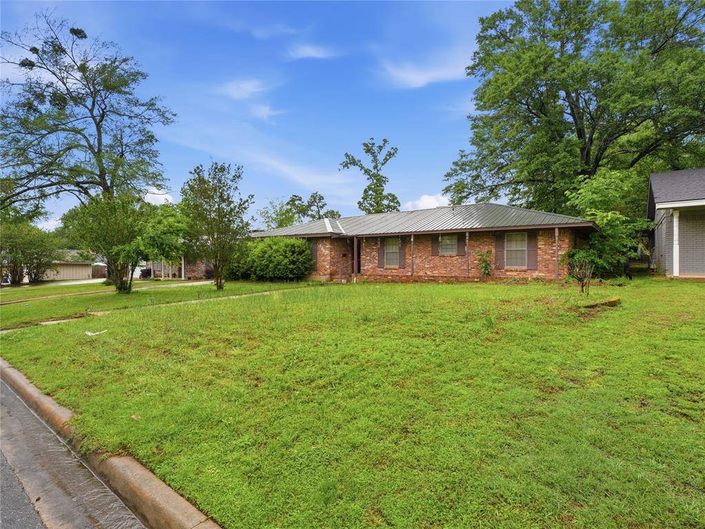 2845 Hubbard Street, Paris, TX 75460