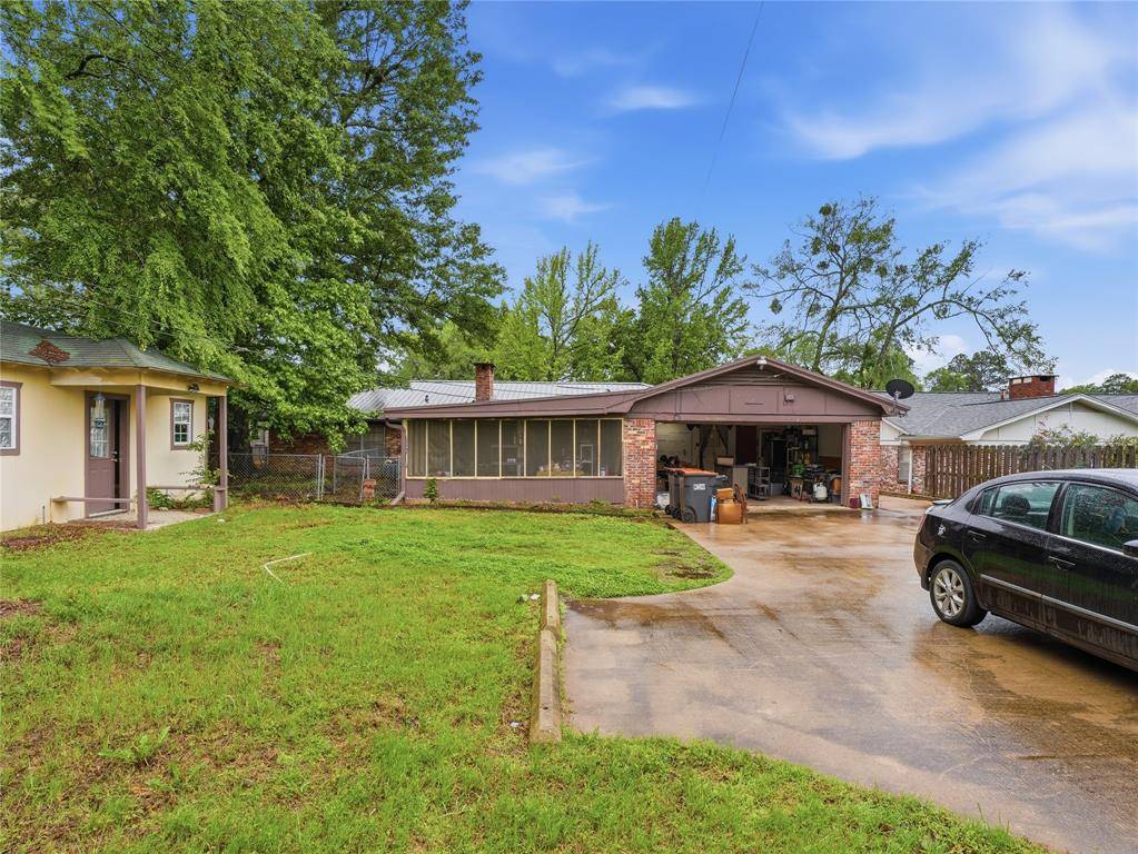 2845 Hubbard Street, Paris, TX 75460