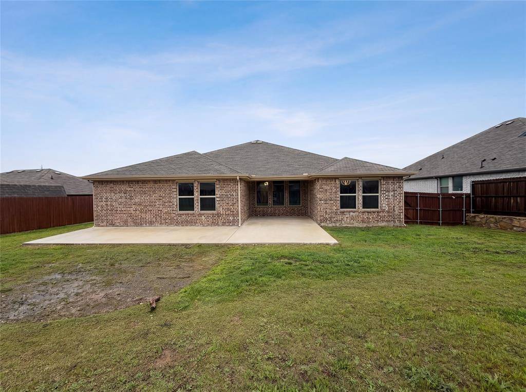 1631 Glade Meadows Drive, Burleson, TX 76058
