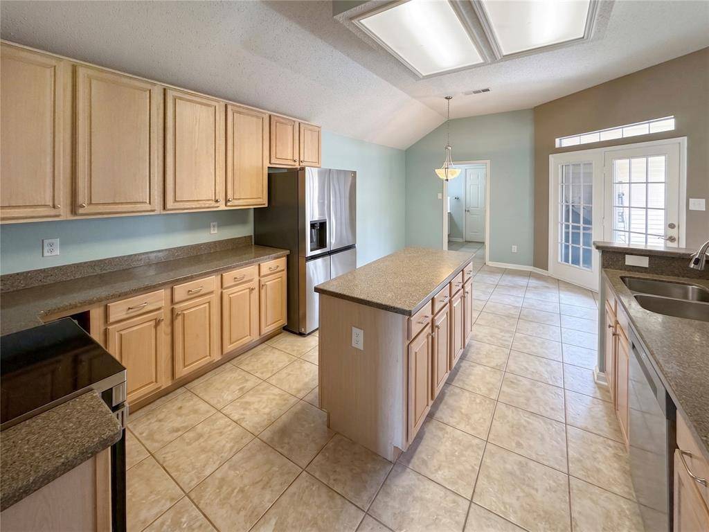 3813 Cromwell Drive, Carrollton, TX 75007