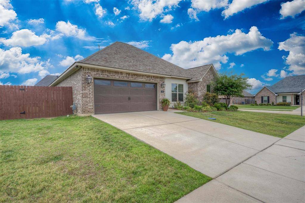 50 High Water Drive, Benton, LA 71006