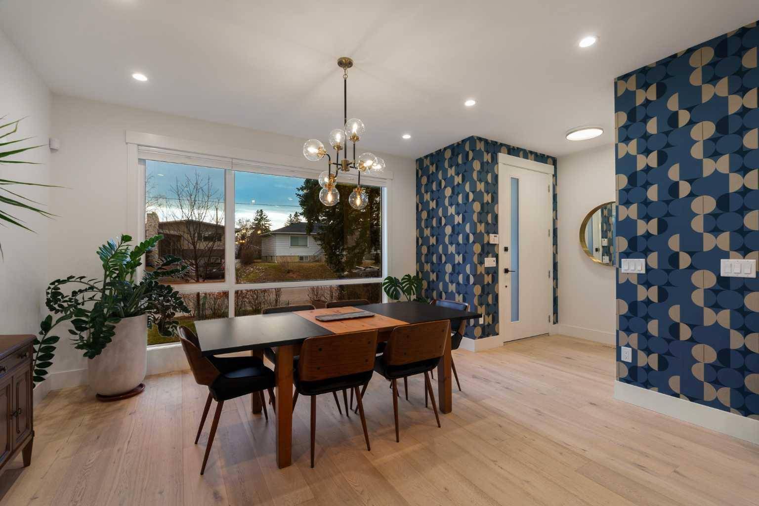 2412 23 ST NW, Calgary, AB T2M3Y2