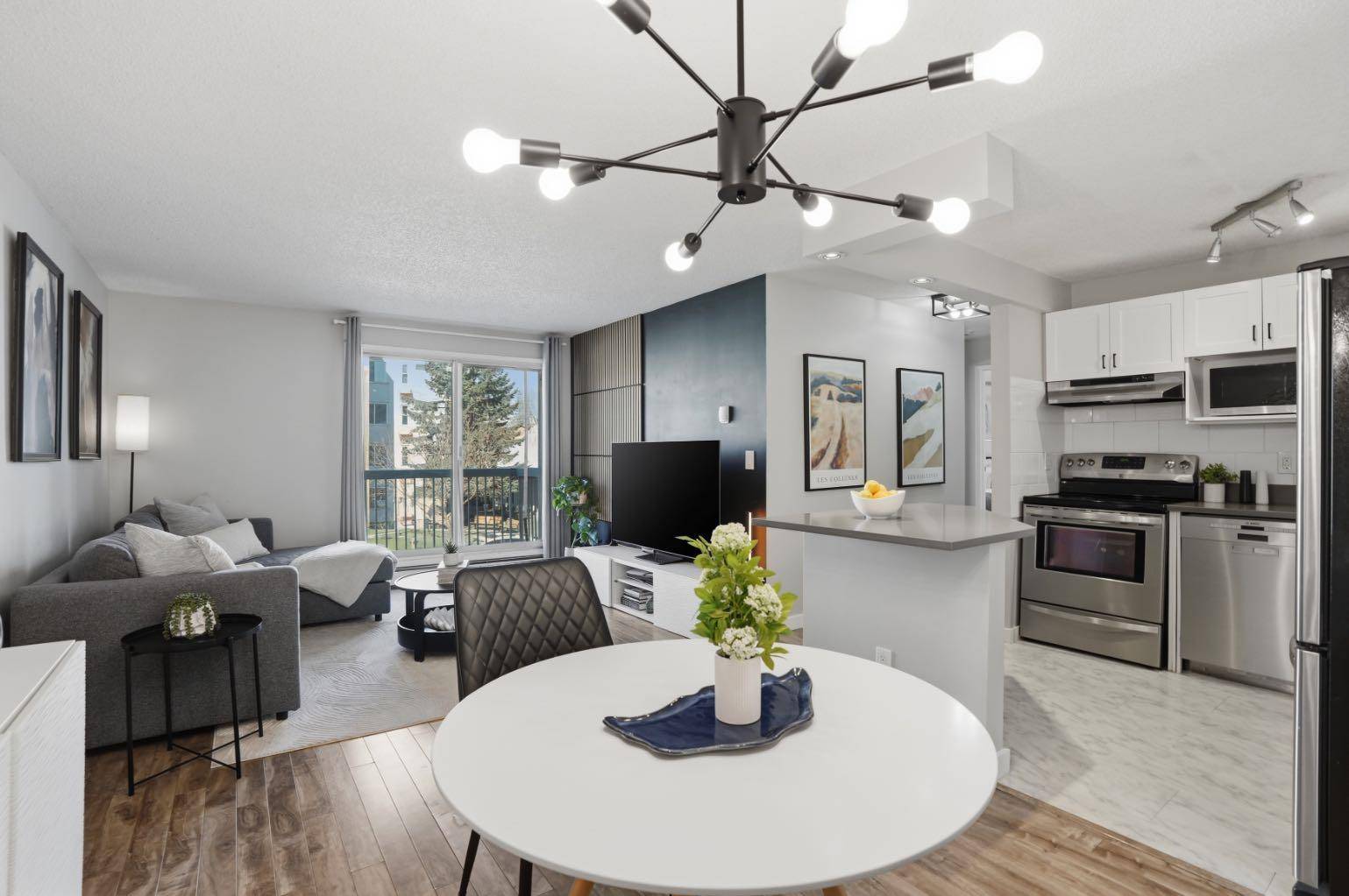 545 18 AVE SW #202, Calgary, AB T2S 0C6