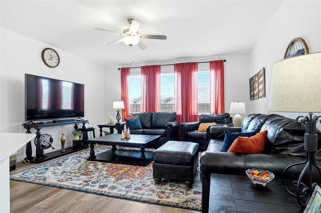 1333 Almond Road, Azle, TX 76020