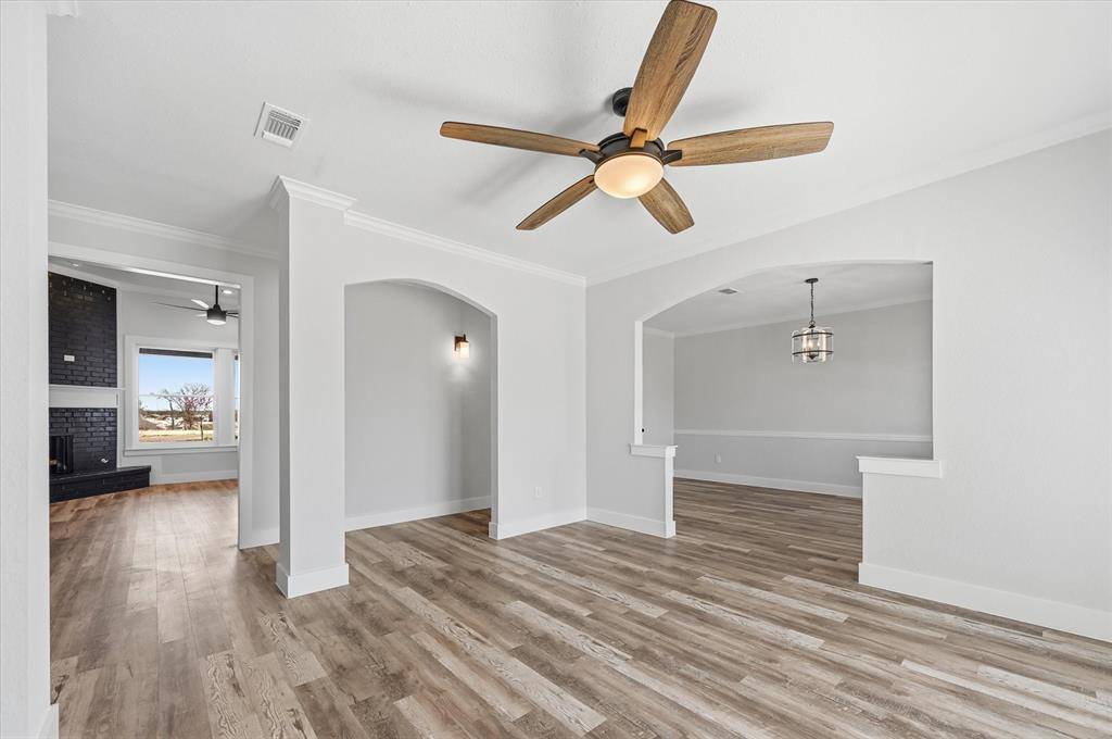 867 Durning Road, Van Alstyne, TX 75495