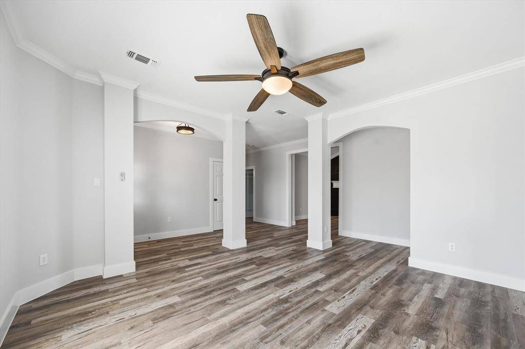 867 Durning Road, Van Alstyne, TX 75495