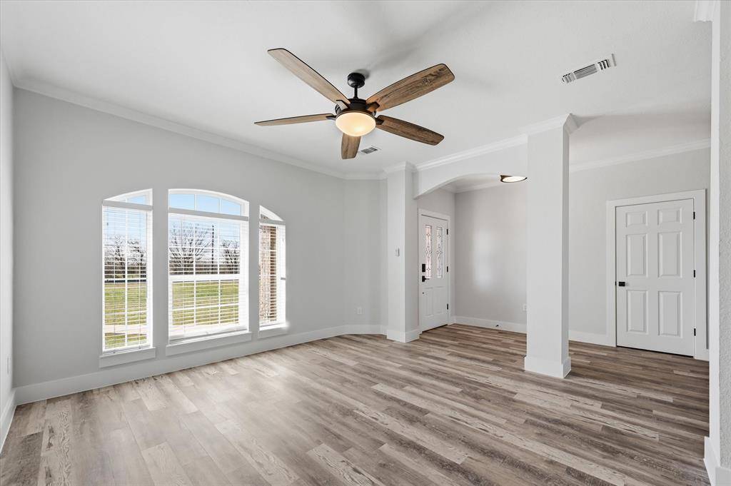 867 Durning Road, Van Alstyne, TX 75495