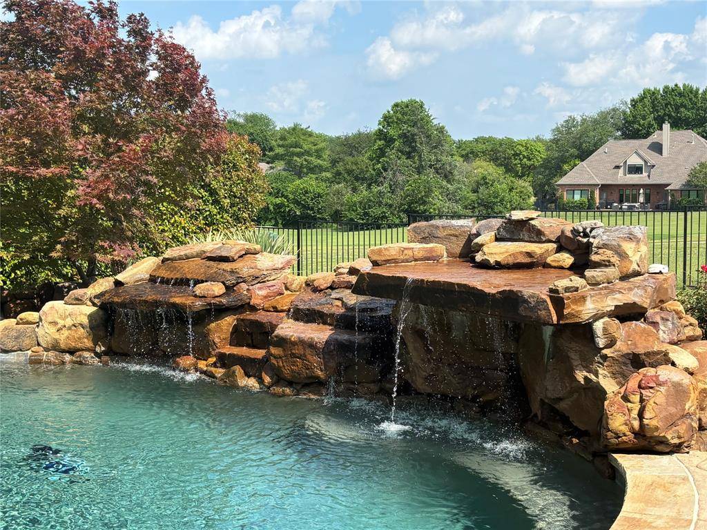 152 Country Club Drive, Heath, TX 75032