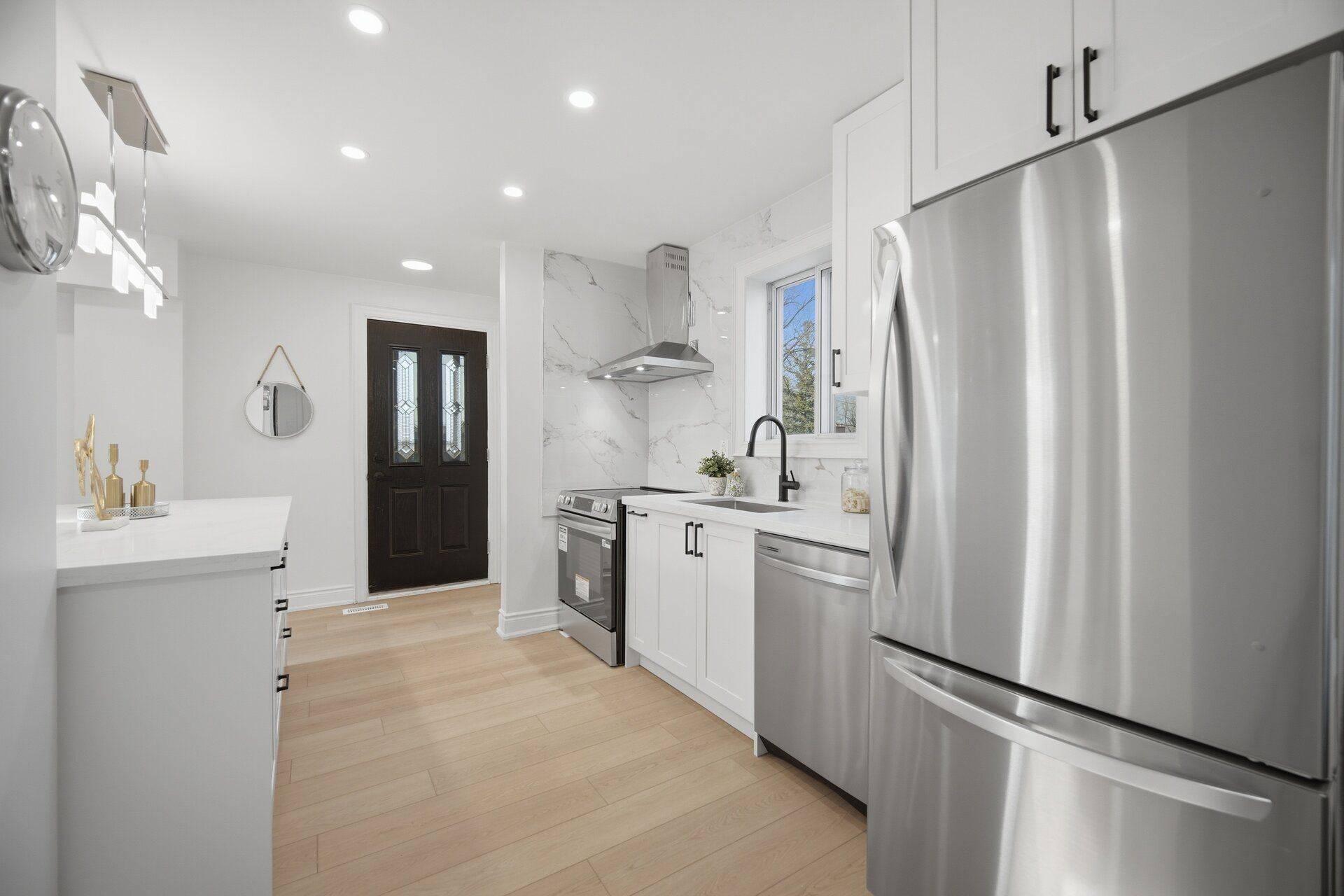 29 Genthorn AVE, Toronto W10, ON M9W 2S8