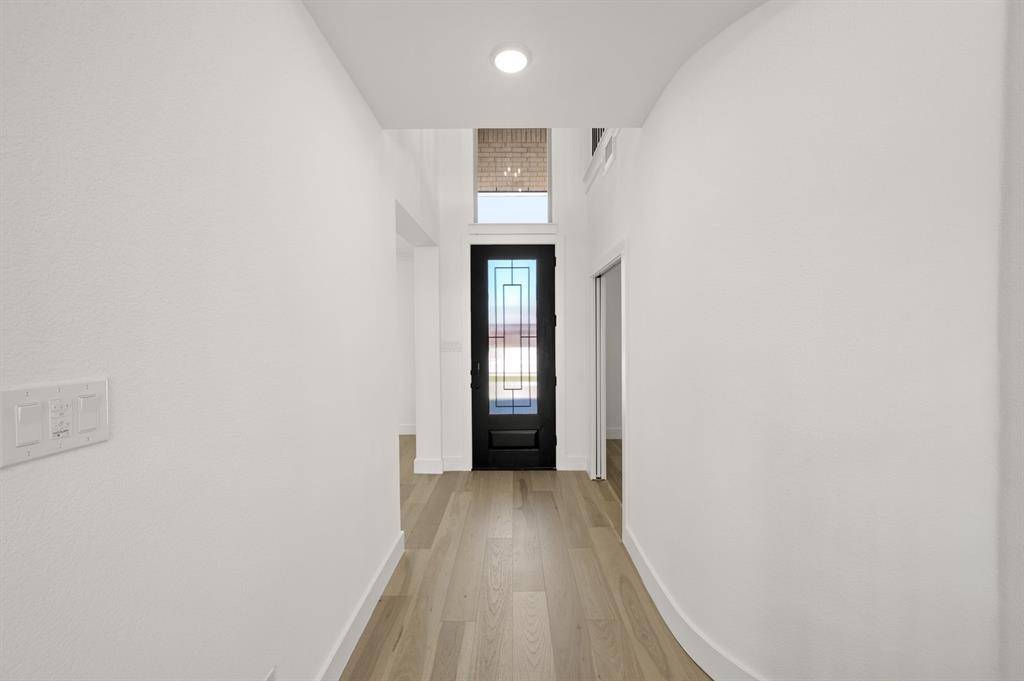 1814 Hidden Creek Drive, Midlothian, TX 76065