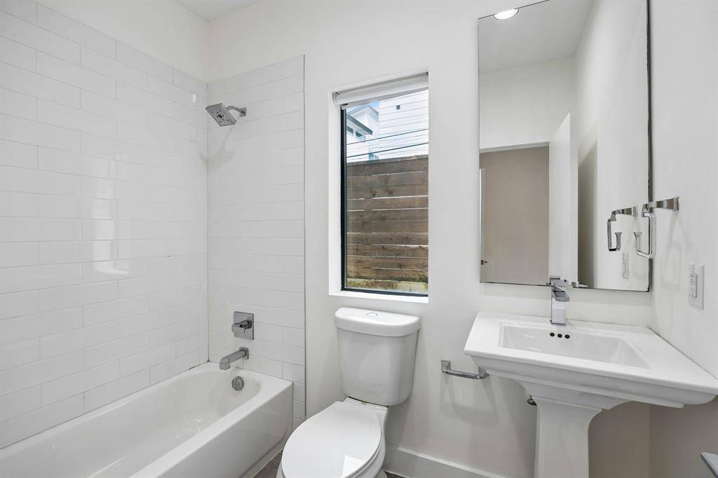 1851 Summit Avenue #4, Dallas, TX 75206