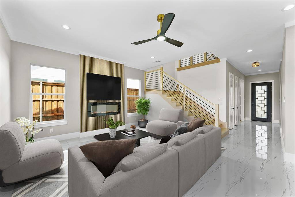 707 Buckalew Street, Dallas, TX 75208