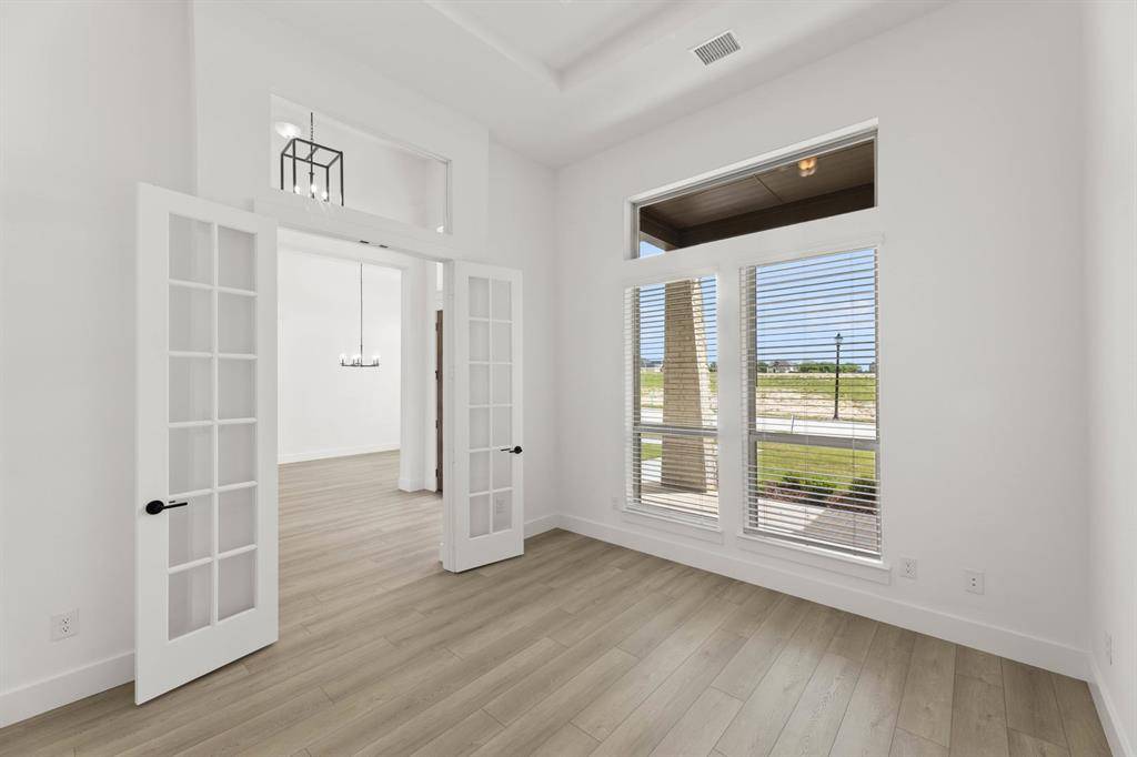 241 Broadmoor Lane, Ovilla, TX 75154