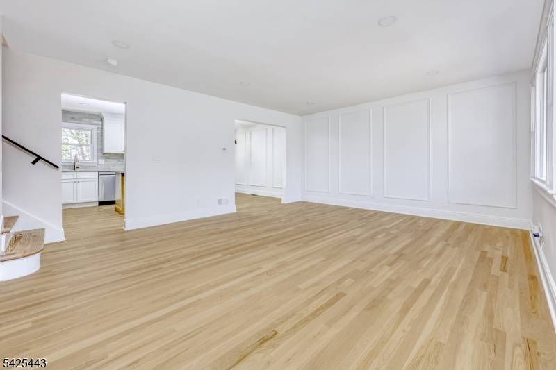 27 Merritt Ave, Bergenfield Boro, NJ 07621