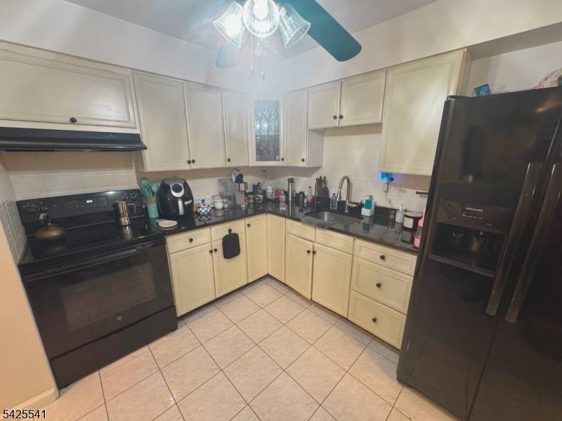 806 Eves Dr #2H, Hillsborough Twp., NJ 08844