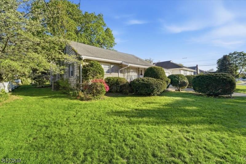 45 Urma Ave, Clifton City, NJ 07013