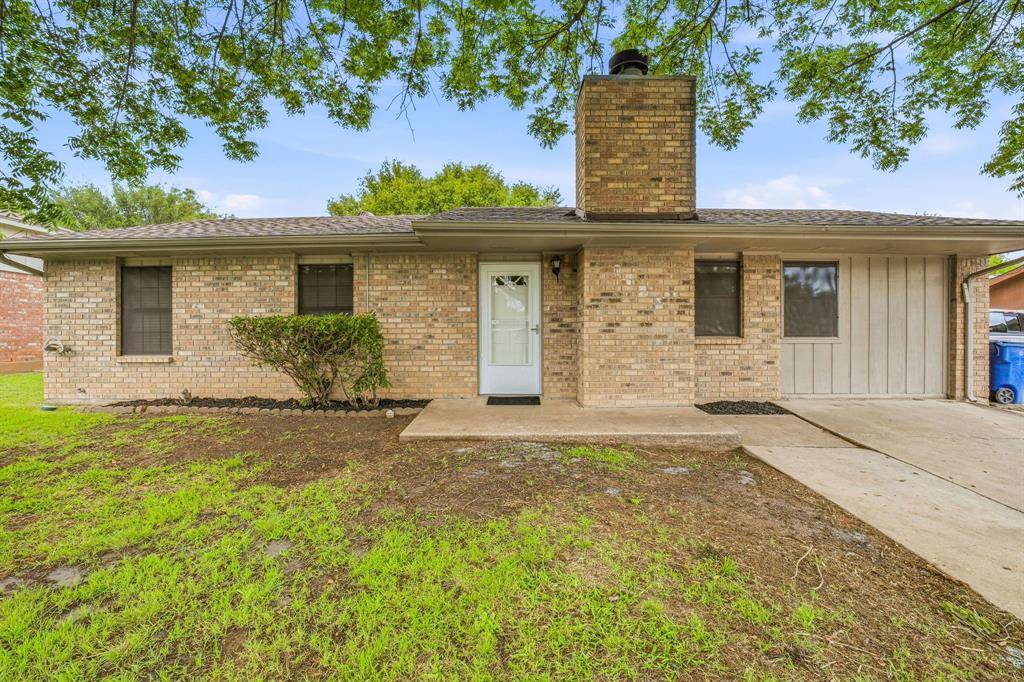 1414 W Torrey Street, Granbury, TX 76048