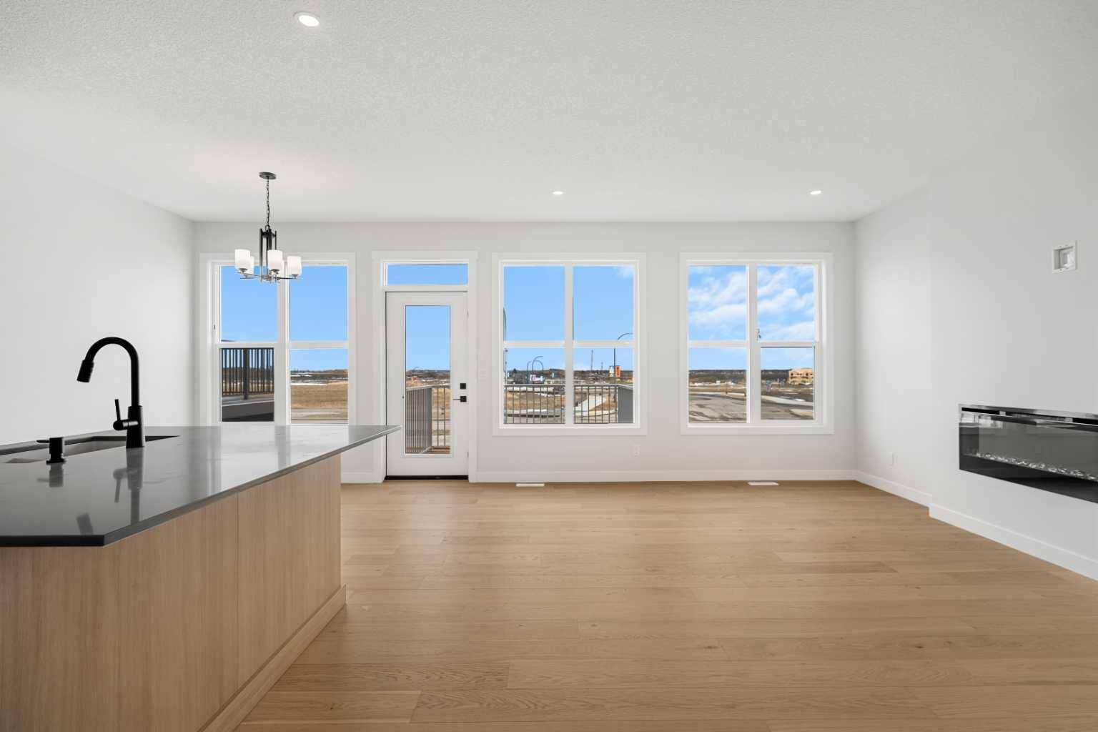 192 Belmont PL SW, Calgary, AB T2X 6E5