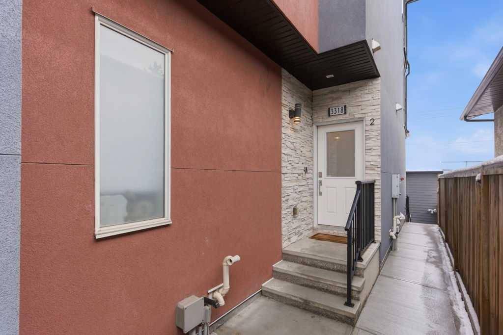 3318 Centre ST NE #2, Calgary, AB T2E 2X8