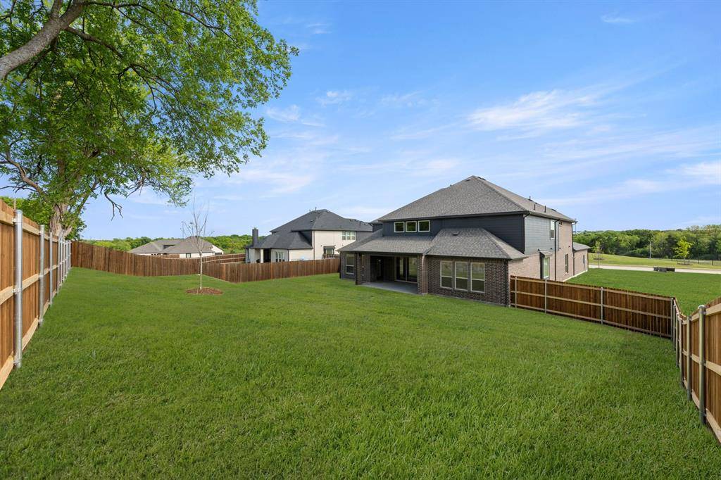 1115 Willow Lake Drive, Desoto, TX 75115