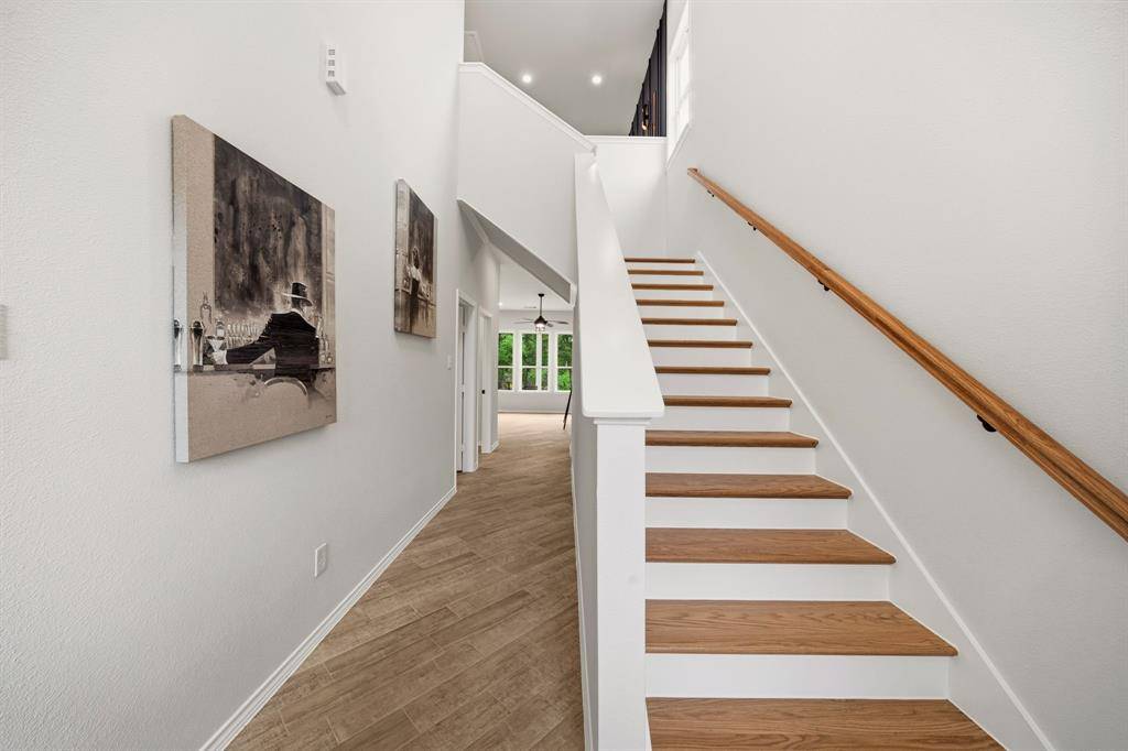 232 Hilltop Drive, Ennis, TX 75119