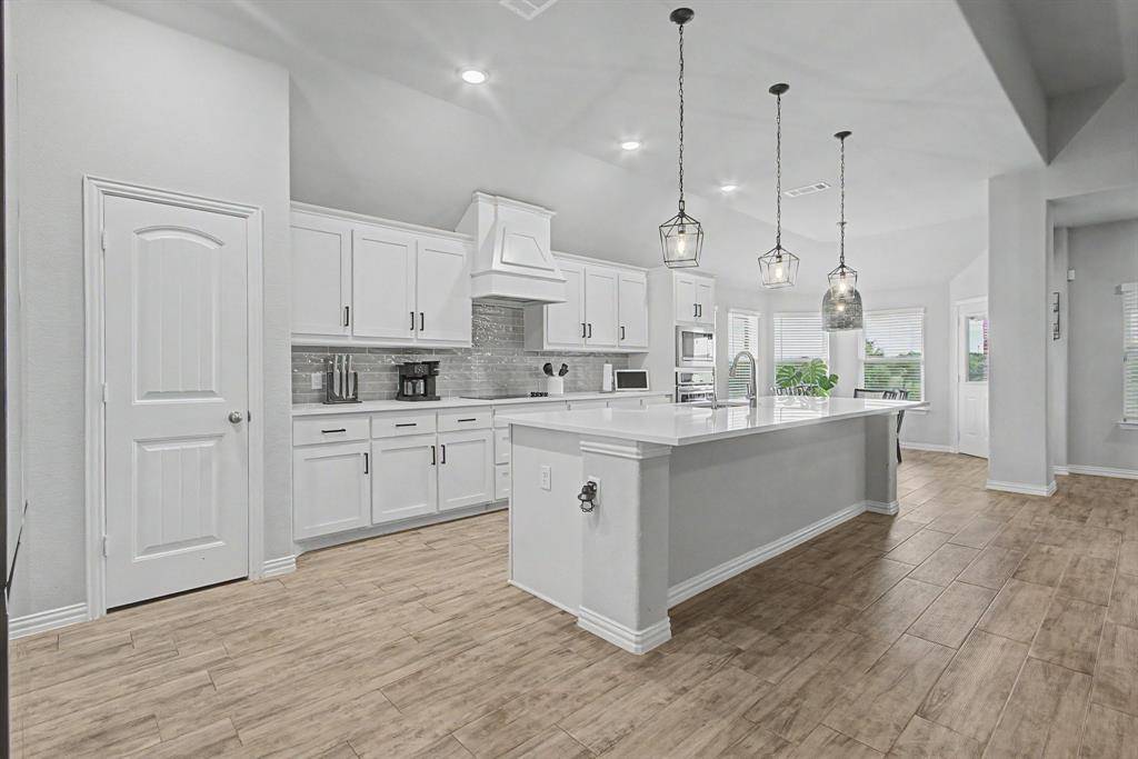 197 Stone Canyon Drive, Rhome, TX 76078