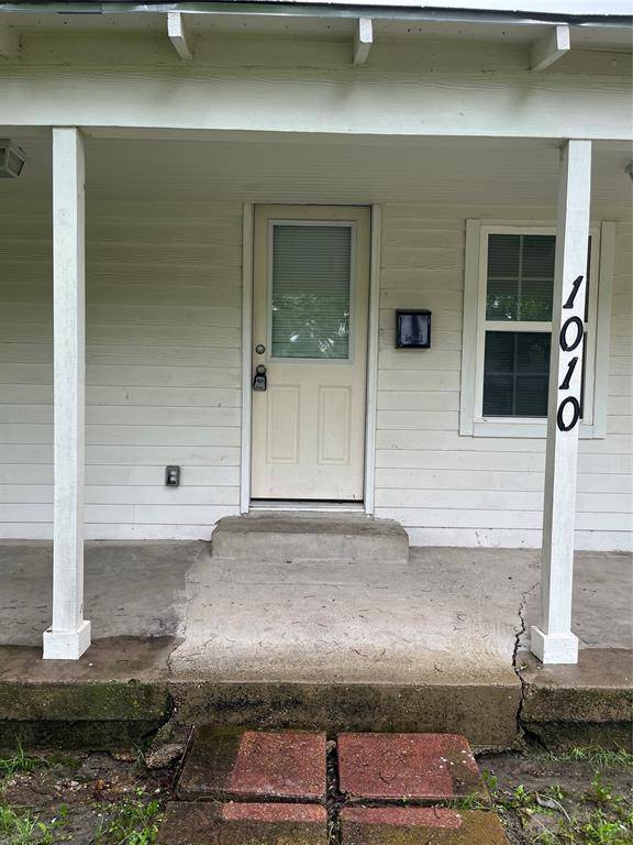 1010 E College Street, Terrell, TX 75160