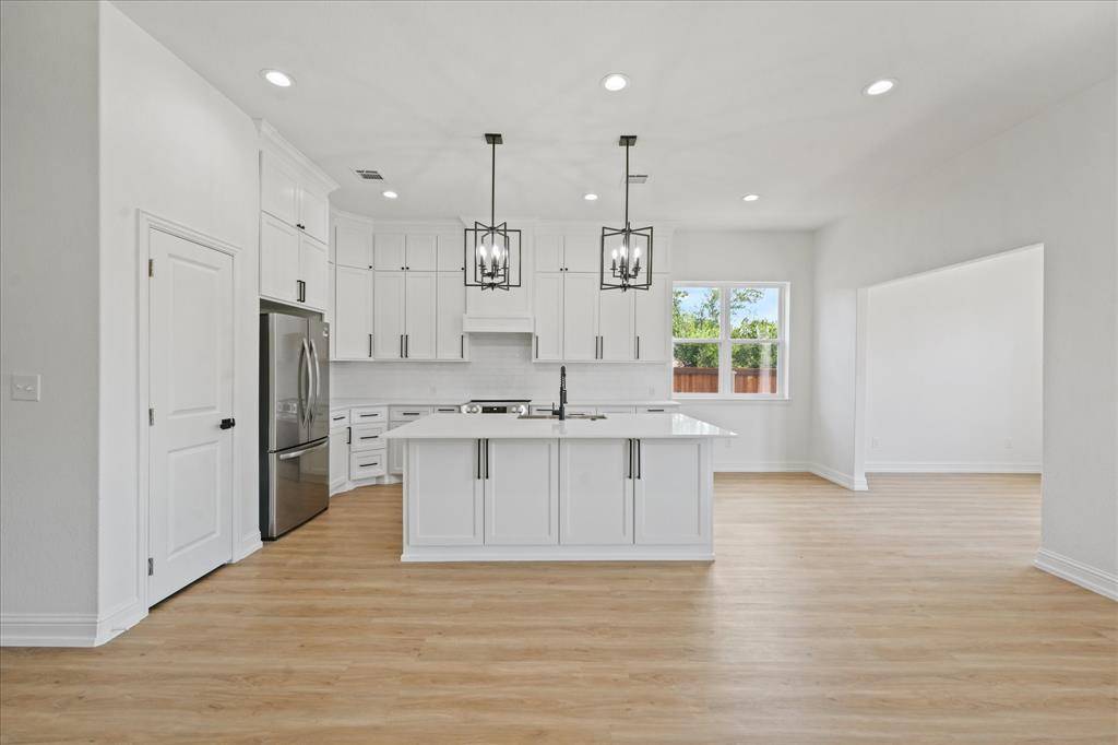805 Hillside Beach Drive, Little Elm, TX 75068