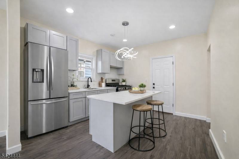 36 Chelsea Ave, East Orange City, NJ 07018