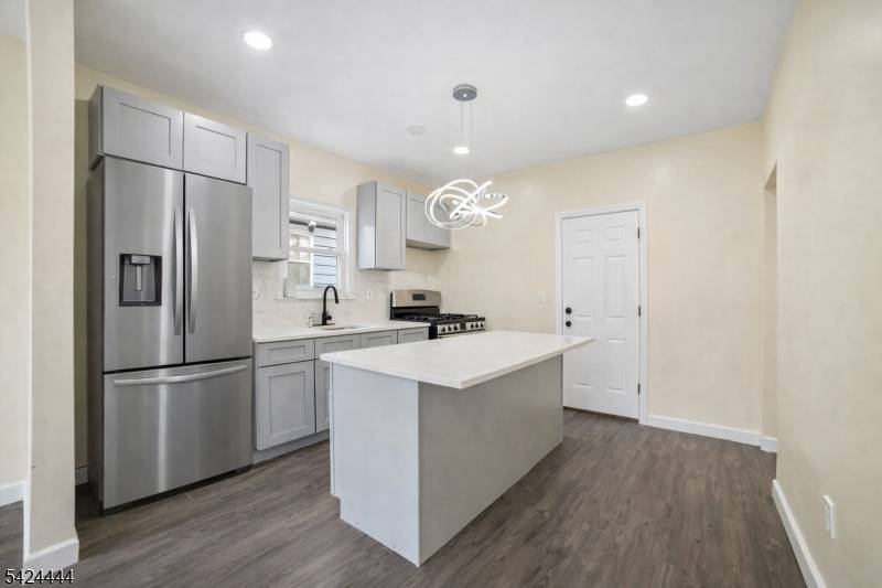 36 Chelsea Ave, East Orange City, NJ 07018