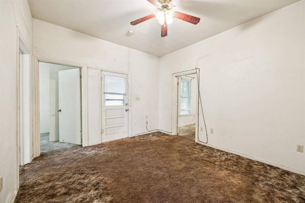 909 E High Street, Terrell, TX 75160