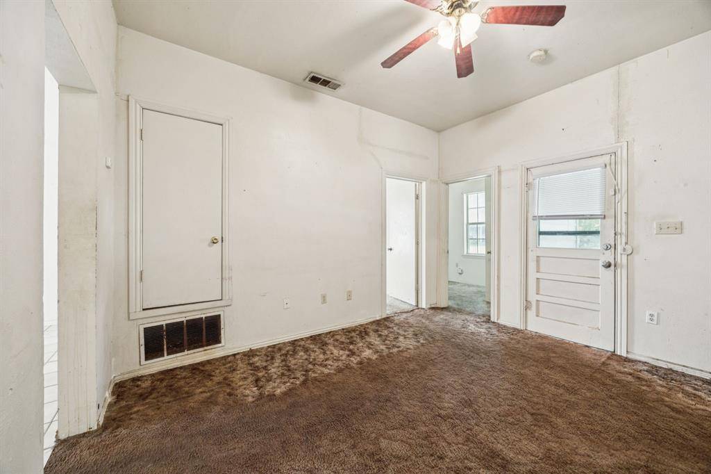 909 E High Street, Terrell, TX 75160