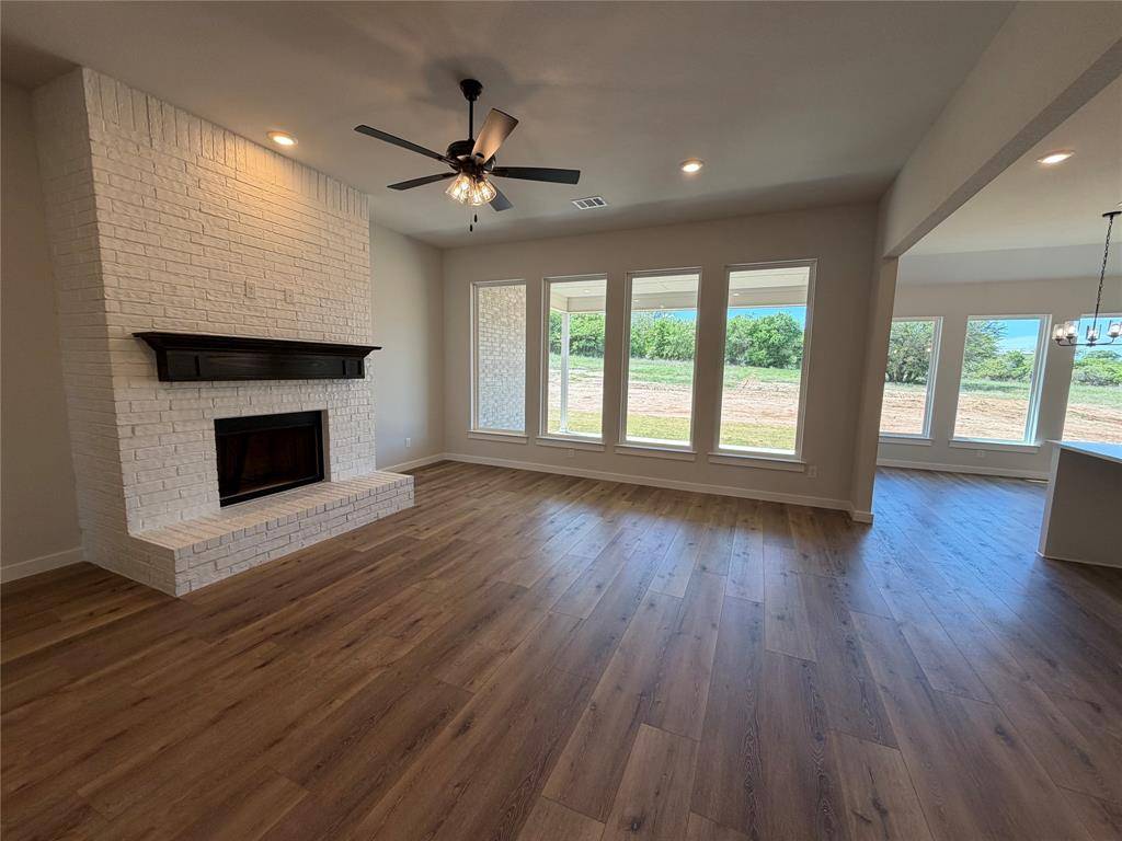 317 Skeen Peak, Springtown, TX 76082