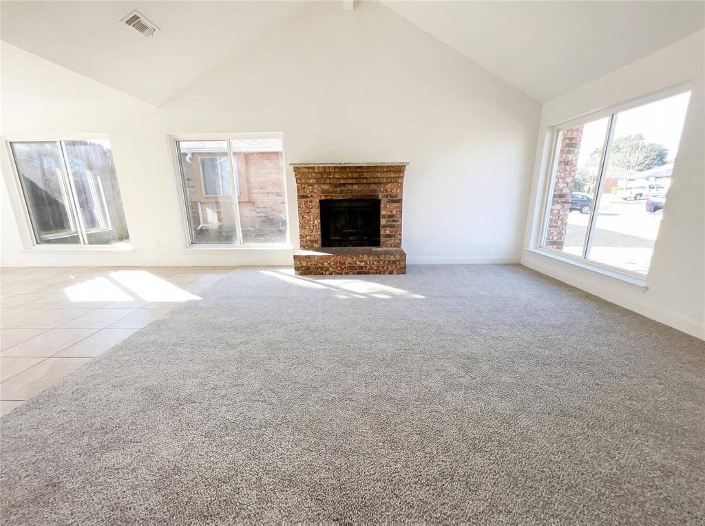 8321 Cloverglen Lane, Fort Worth, TX 76123