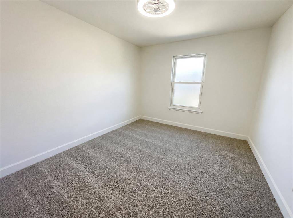 8321 Cloverglen Lane, Fort Worth, TX 76123