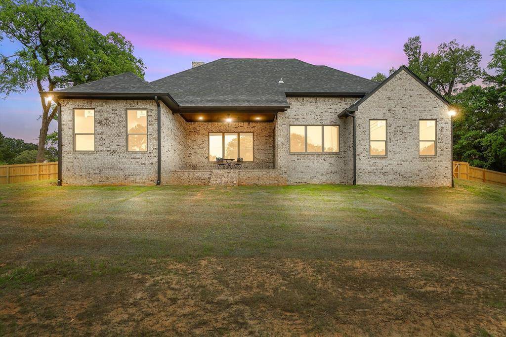 16618 Meadow Crest Drive Drive, Lindale, TX 75771