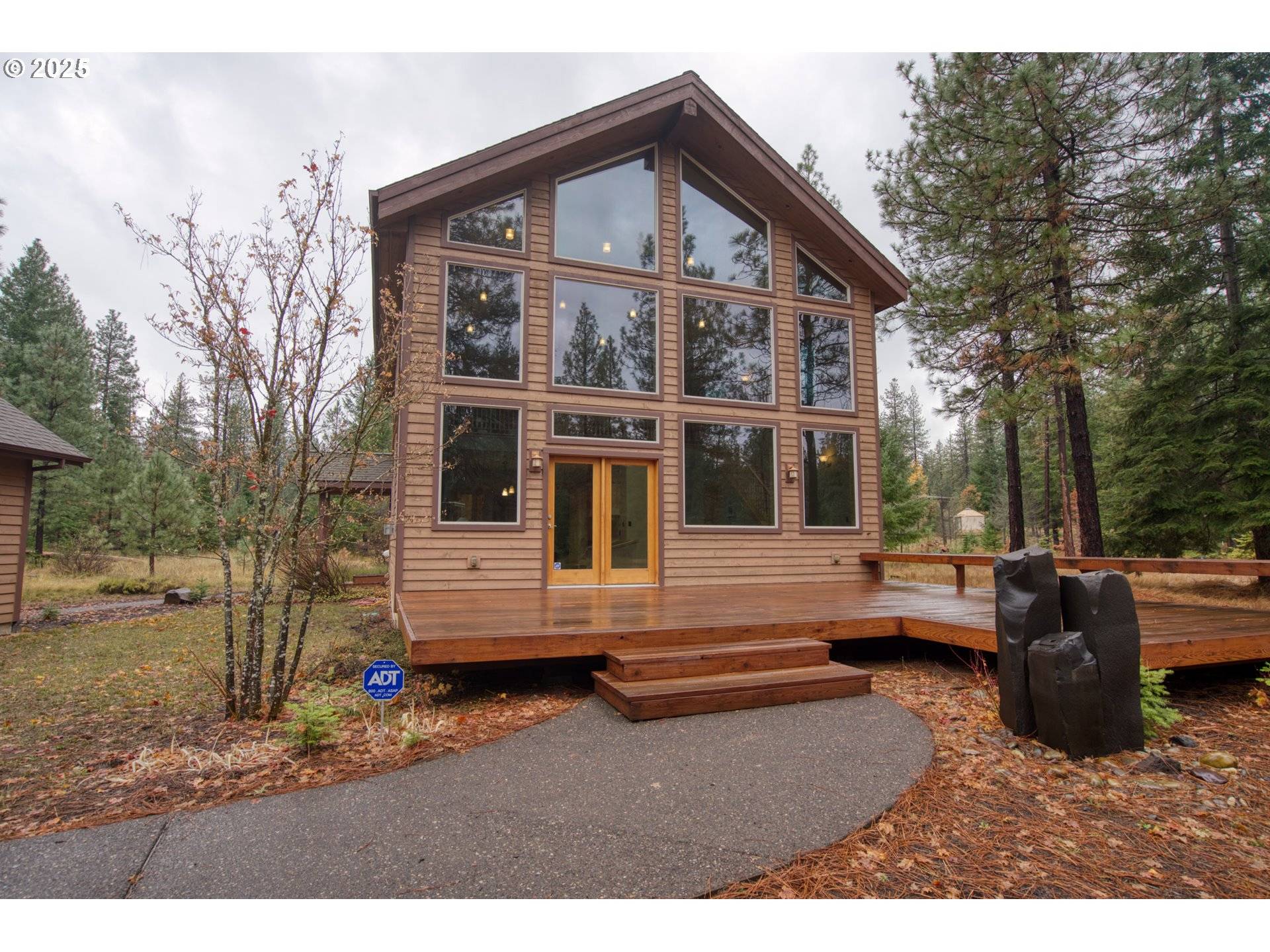10 EMMA LN, Trout Lake, WA 98650