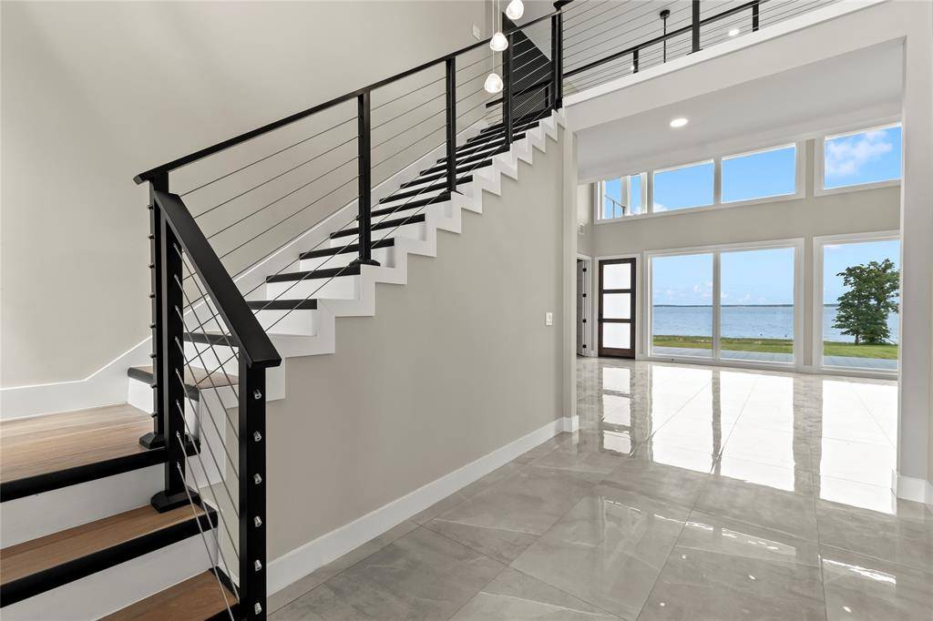 8983 Southern Shore Court, Kemp, TX 75143