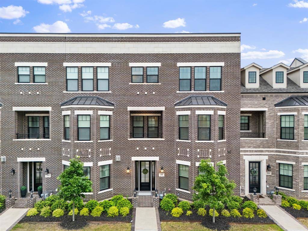 208 Morningside Drive, Roanoke, TX 76262