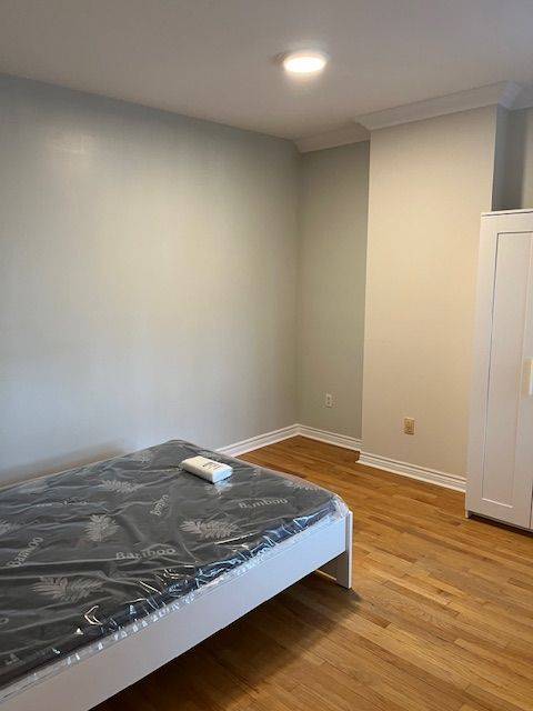 31 D'Arcy ST #302, Toronto C01, ON M5T 1J8