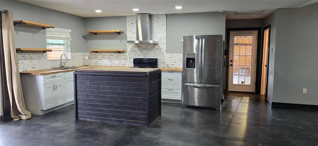 1410 Rs County Road 1235, Point, TX 75472