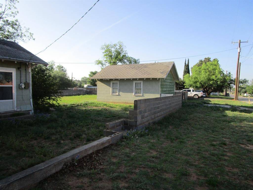 105 E 9th Street, Colorado City, TX 79512