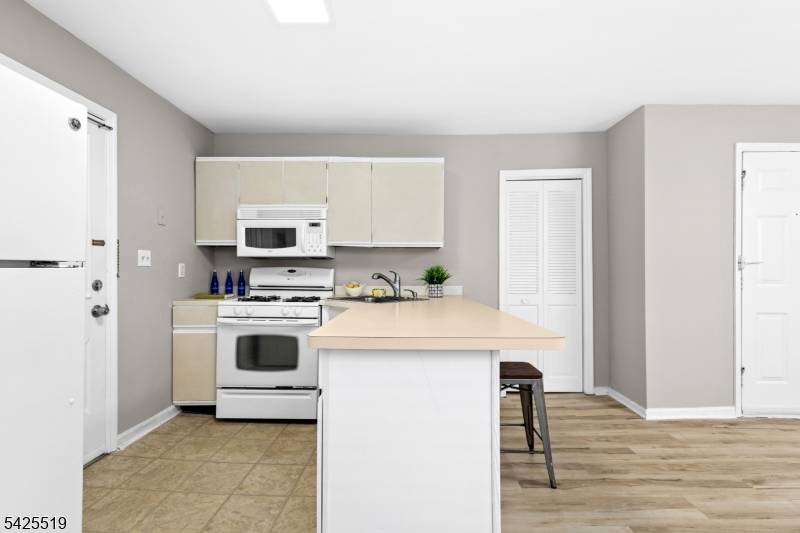 22 Orchard St, Summit City, NJ 07901