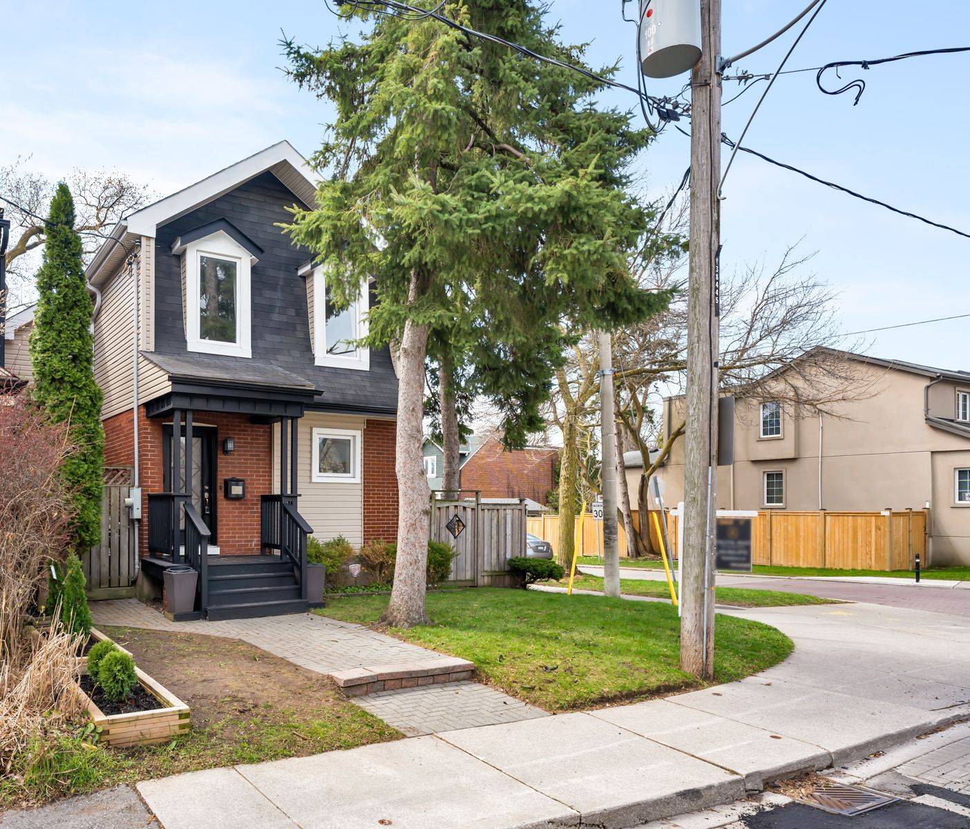 619 Balliol ST, Toronto C10, ON M4S 1E6