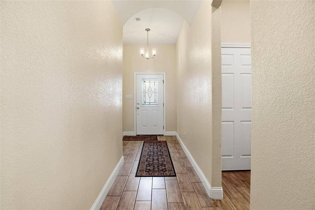 904 Avagail Avenue, Springtown, TX 76082